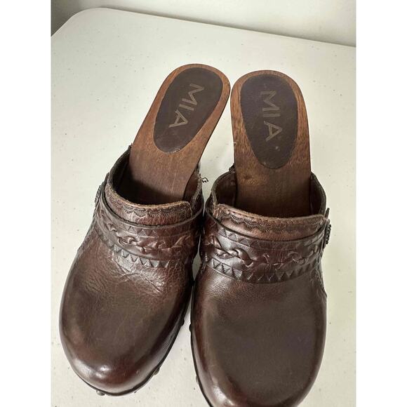 Mia Brown Stamped Pattern Strap Buckle Boho Clogs Womens Size 7 - Picture 3 of 9